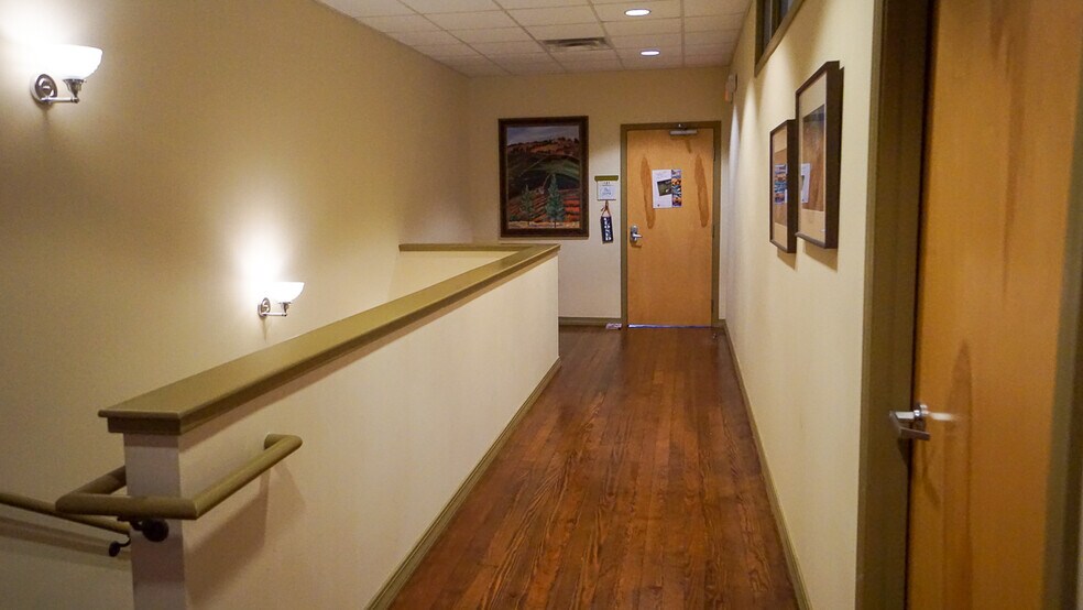 More Photos Of 309 W Main St, Round Rock Office For Lease