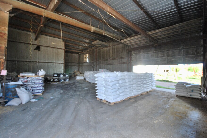 More Photos Of 5040 FM 1295, Moulton Specialty For Sale