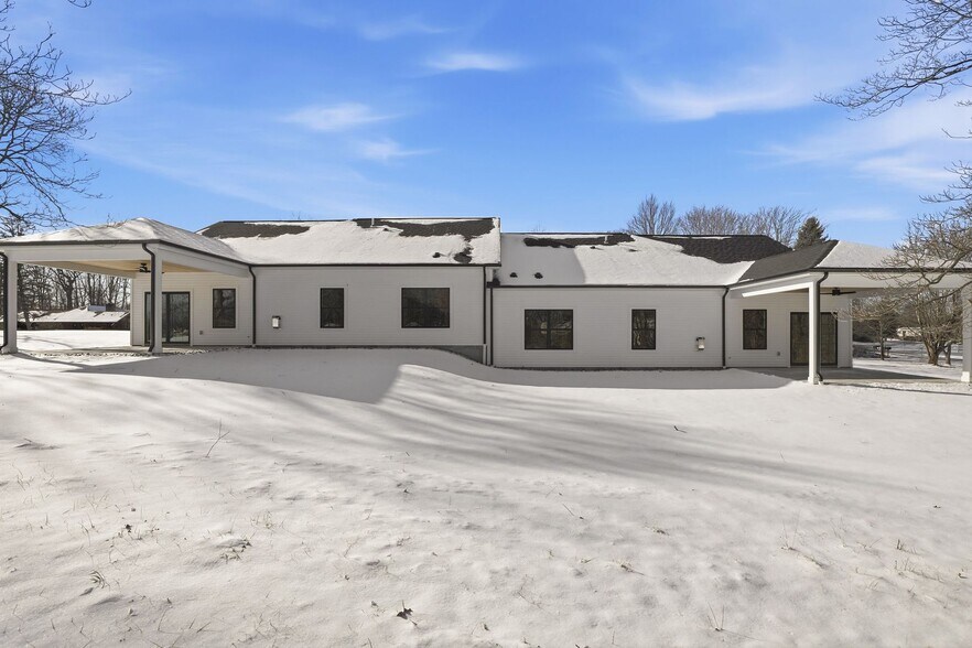 More Photos Of 100 Huselton Dr, Butler Multifamily For Sale