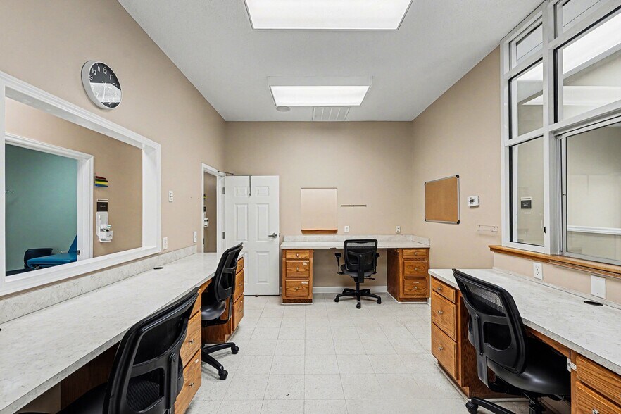 More Photos Of 208 W Salisbury St, Asheboro Medical For Lease