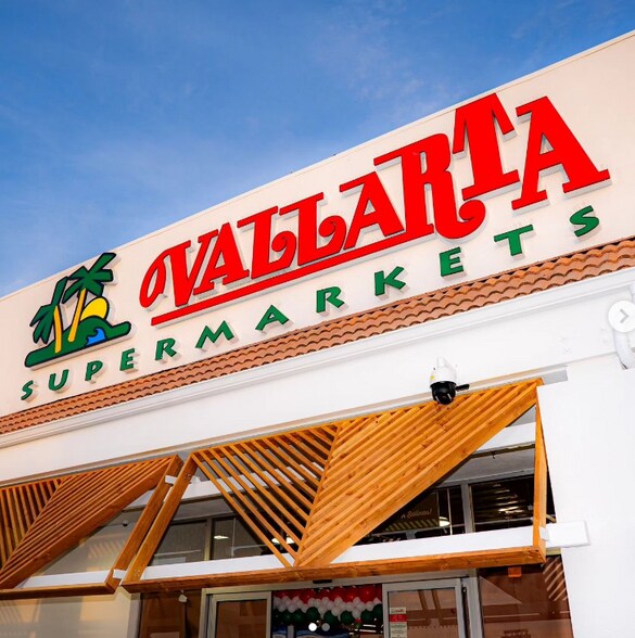 More Photos Of 1000-1050 N Davis Rd, Salinas General Retail For Sale