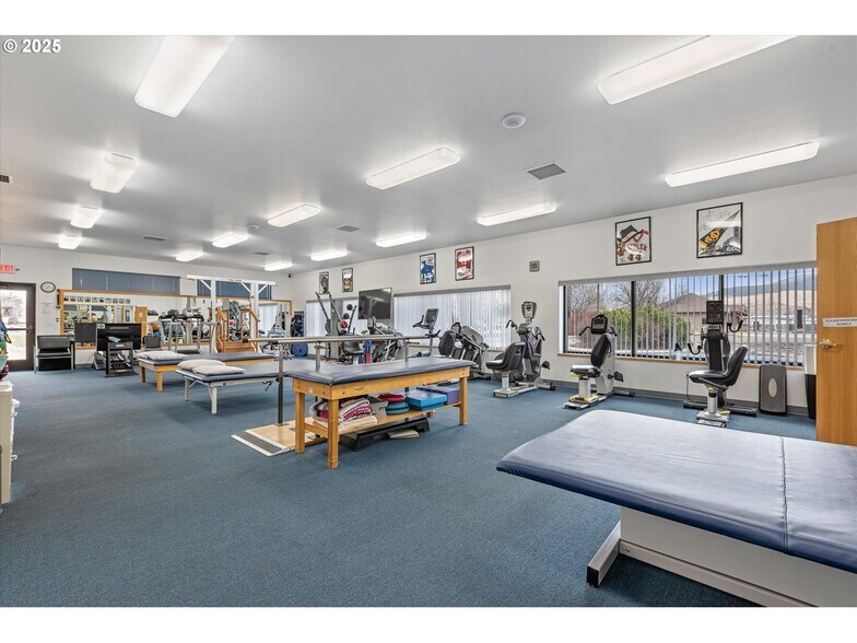 More Photos Of 2519 Cove Ave, La Grande Healthcare For Sale