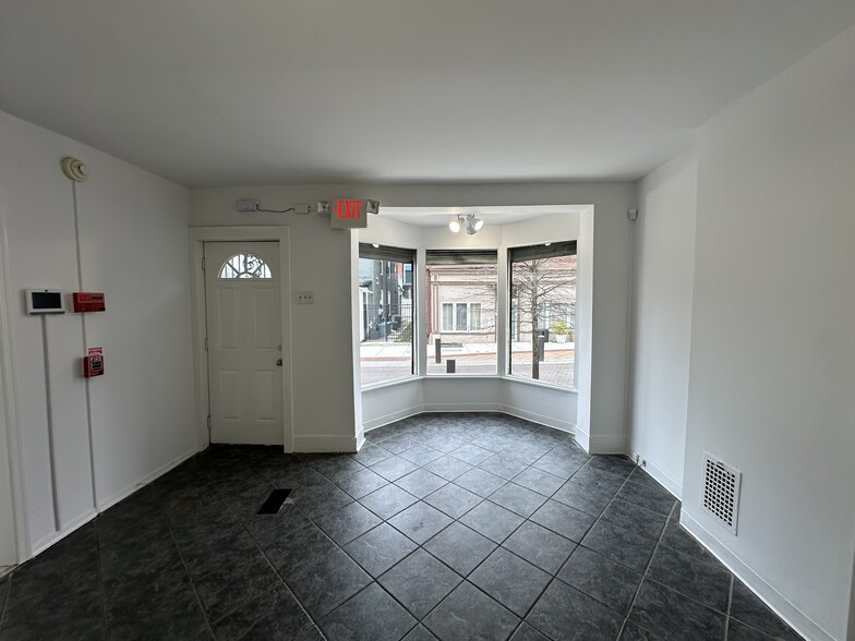 More Photos Of 37 W Maplewood Mall, Philadelphia Schools For Sale