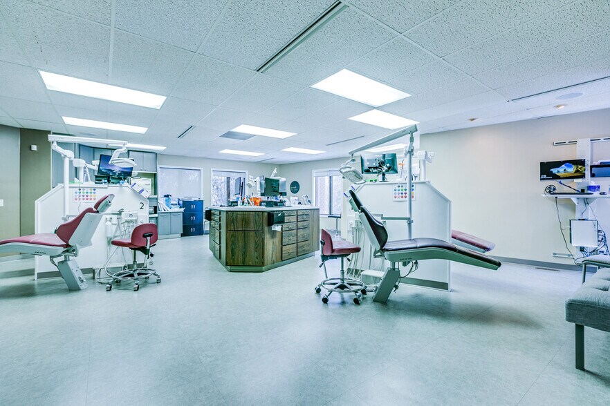 More Photos Of 2480 White Bear Ave N, Maplewood Medical For Sale