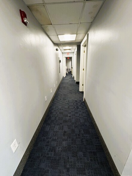 More Photos Of 420 Boston Post Rd, Sudbury General Retail For Lease