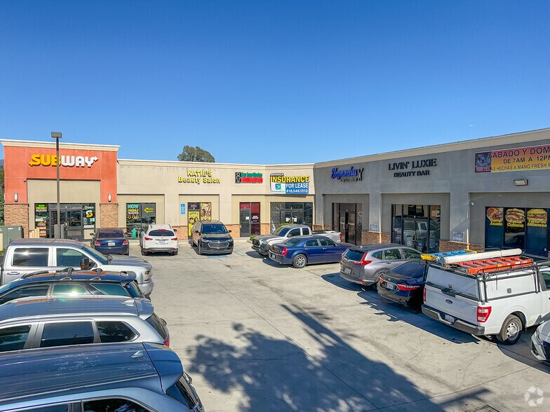 More Photos Of 10118 San Fernando Rd, Pacoima Unknown For Lease