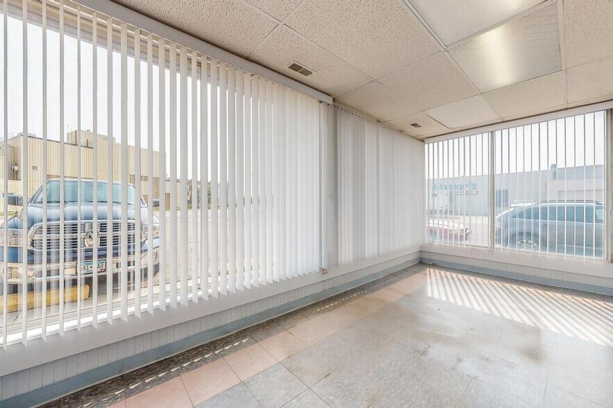 More Photos Of 206 N Highway Ave, Blooming Prairie Service For Sale