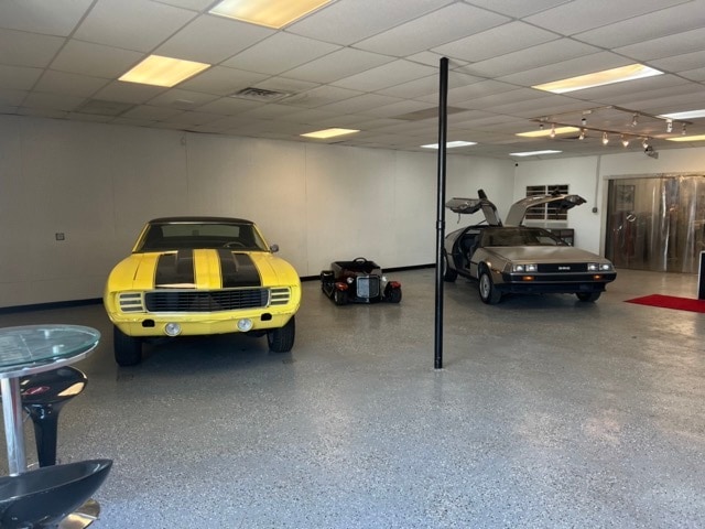 More Photos Of 2921 E Abram St, Arlington Manufacturing For Sale