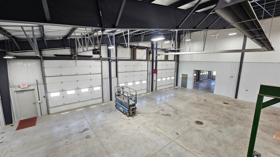 More Photos Of 1347 W Britton Rd, Morrice Truck Terminal For Sale