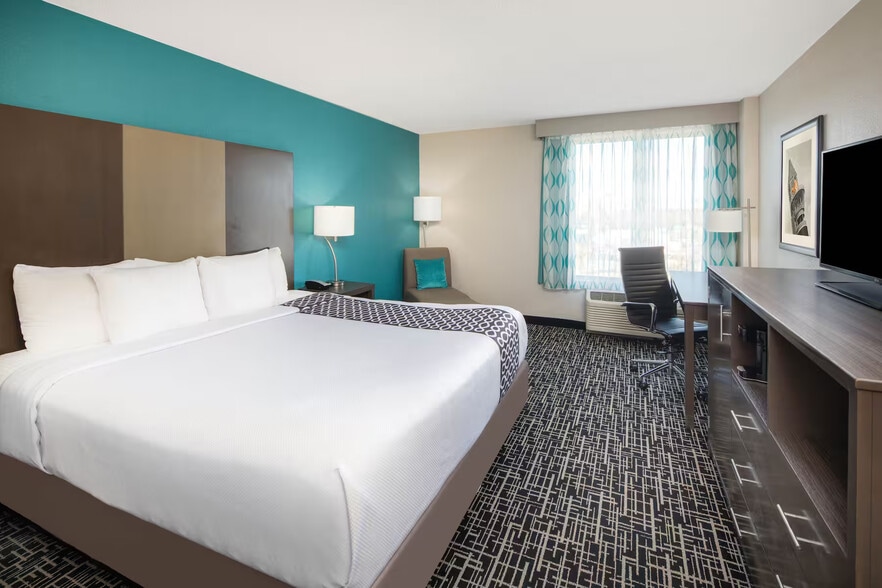 More Photos Of 1200 Virginia Ave, Atlanta Hotel For Sale