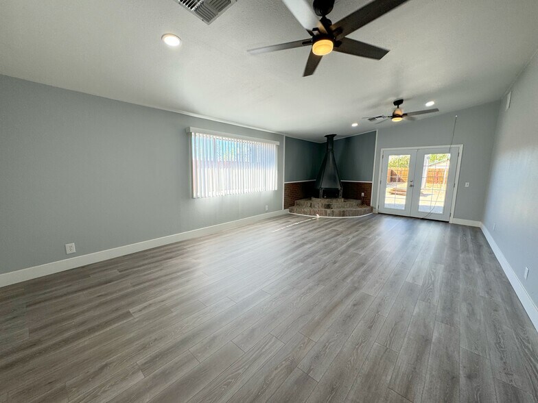 More Photos Of 905 Mauldin Ln, Reno Multifamily For Sale