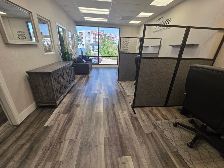 More Photos Of 5959 Mission Gorge Rd, San Diego Office For Sale
