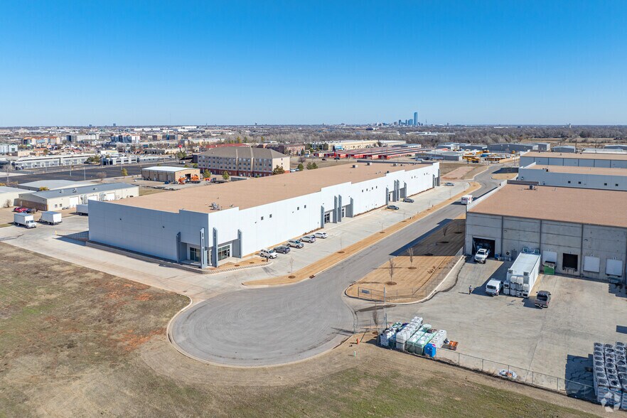 More Photos Of 4617 Sw 25th Cir, Oklahoma City Industrial For Lease