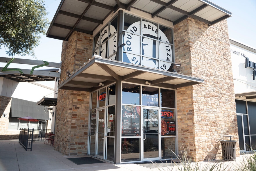 More Photos Of 842 NW Loop 410 Fwy, San Antonio Freestanding For Lease
