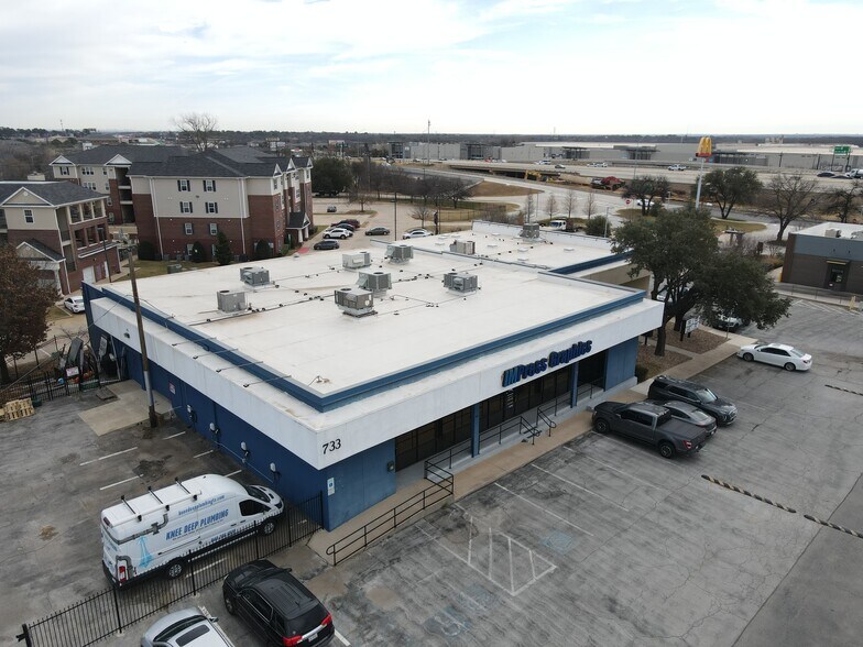 Primary Photo Of 733 Fort Worth Dr, Denton Office For Sale