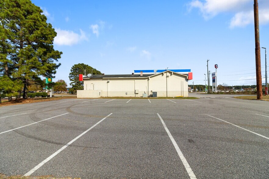 More Photos Of 5105 N Fayetteville Rd, Lumberton General Retail For Sale