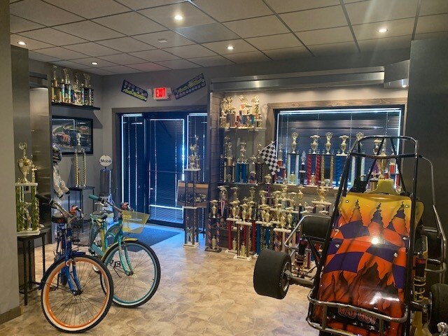 More Photos Of 4271 Calhoun Memorial Hwy, Easley Showroom For Sale