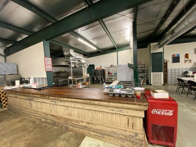 More Photos Of 1411 MS-15, Ellisville Flex For Sale