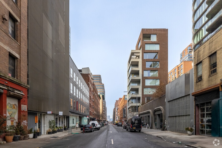 More Photos Of 520 W 27th St, New York Loft Creative Space For Sale