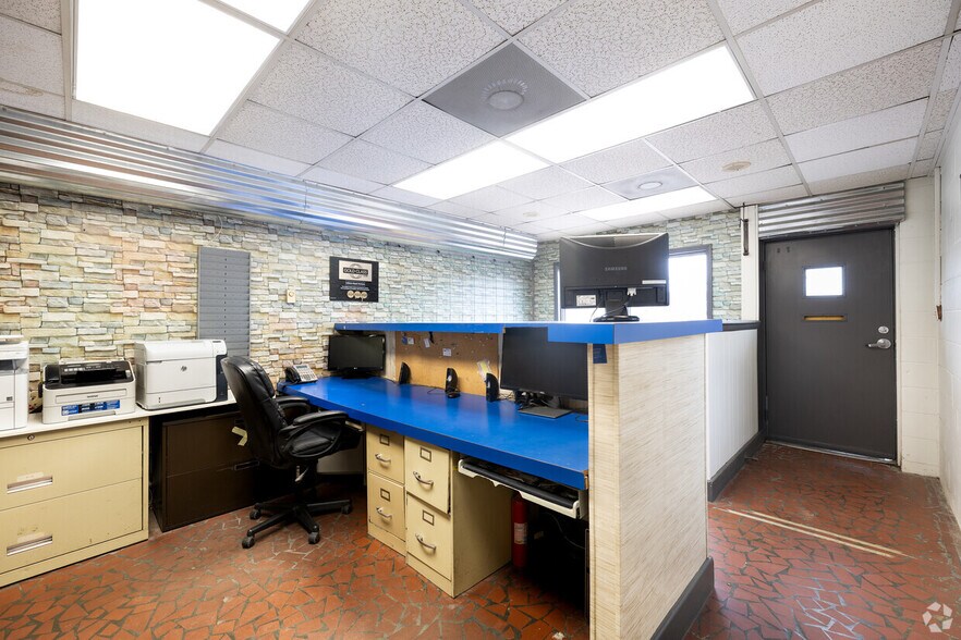 More Photos Of 5018 Euclid Rd, Virginia Beach Service For Lease