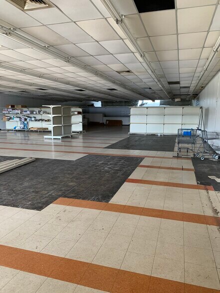 More Photos Of 2209-2211 Moody Rd, Warner Robins Coworking Space