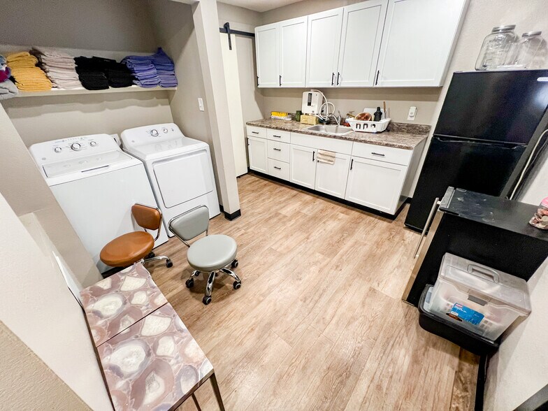 More Photos Of 2604 W Kansas Ave, Midland Loft Creative Space For Sale