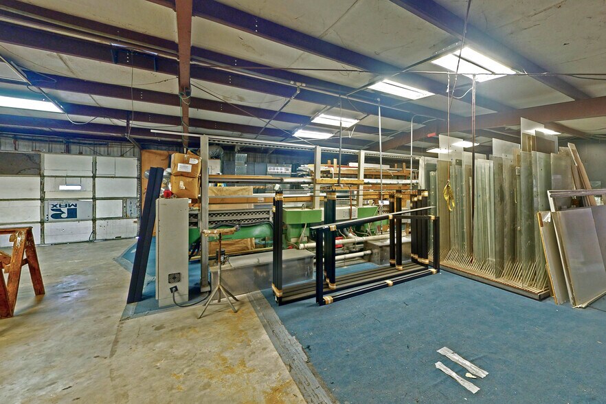 More Photos Of 21262 US Highway 59, New Caney Manufacturing For Sale