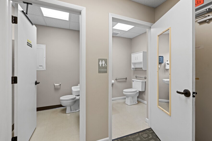 More Photos Of 1401 Applewood Dr, Dalton Medical For Lease