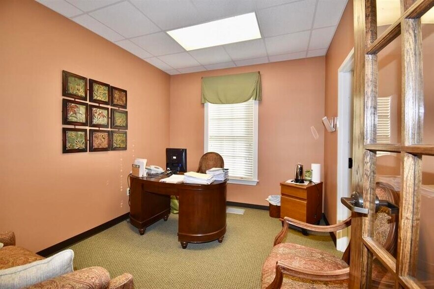 More Photos Of 209 Oil Well Rd, Jackson Healthcare For Lease