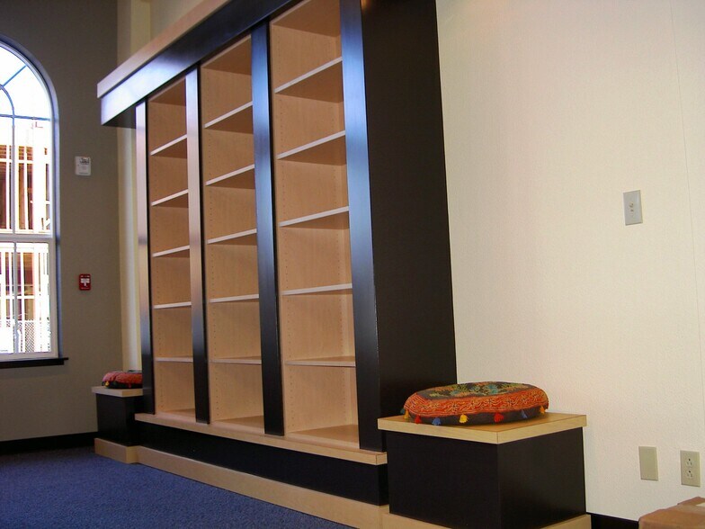 More Photos Of 220 Windsor River Rd, Windsor Apartments For Sale