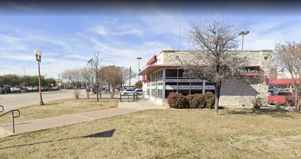 More Photos Of 969 E Irving Blvd, Irving Storefront For Sale