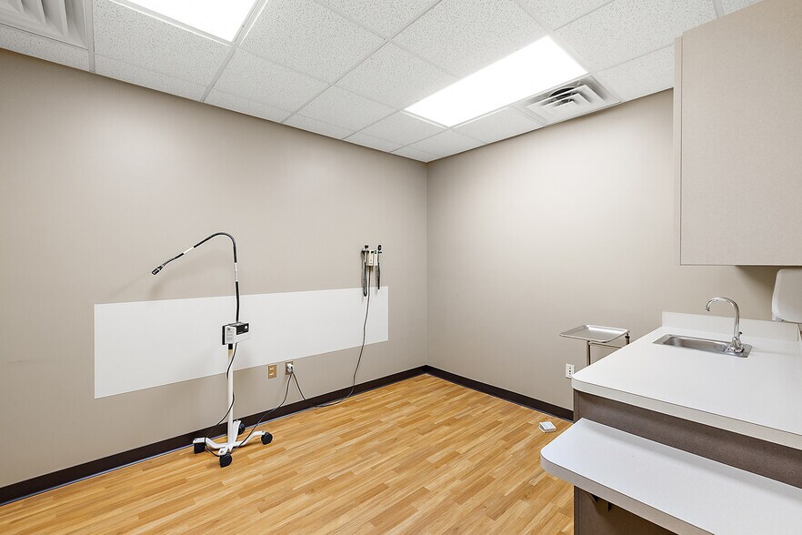 More Photos Of 1794 N Lapeer Rd, Lapeer Medical For Lease