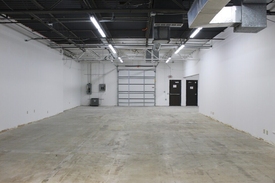 More Photos Of 500 E Travelers Trl, Burnsville Research And Development For Lease