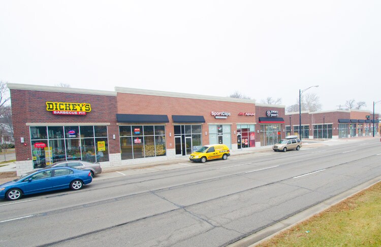 More Photos Of 23123-23141 Woodward Ave, Ferndale Freestanding For Lease
