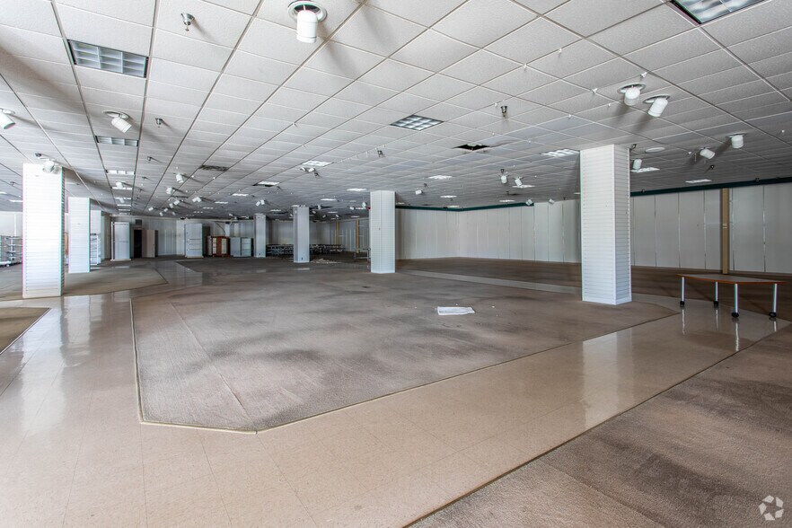 More Photos Of 206 W 30th St, Connersville Unknown For Lease