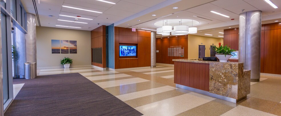 More Photos Of 2845 N Sheridan Rd, Chicago Medical For Lease