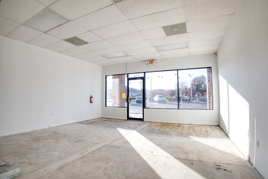 More Photos Of 860 Heckle Blvd, Rock Hill Unknown For Lease