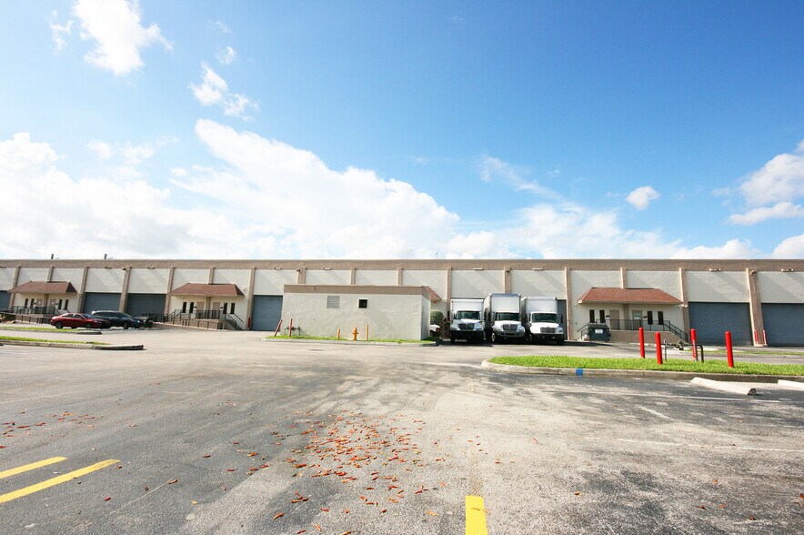 More Photos Of 7975 NW 21st St, Doral Warehouse For Lease