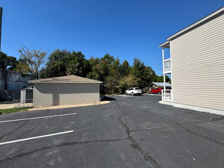 More Photos Of 1113 N 9th Ave, Pensacola Freestanding For Lease