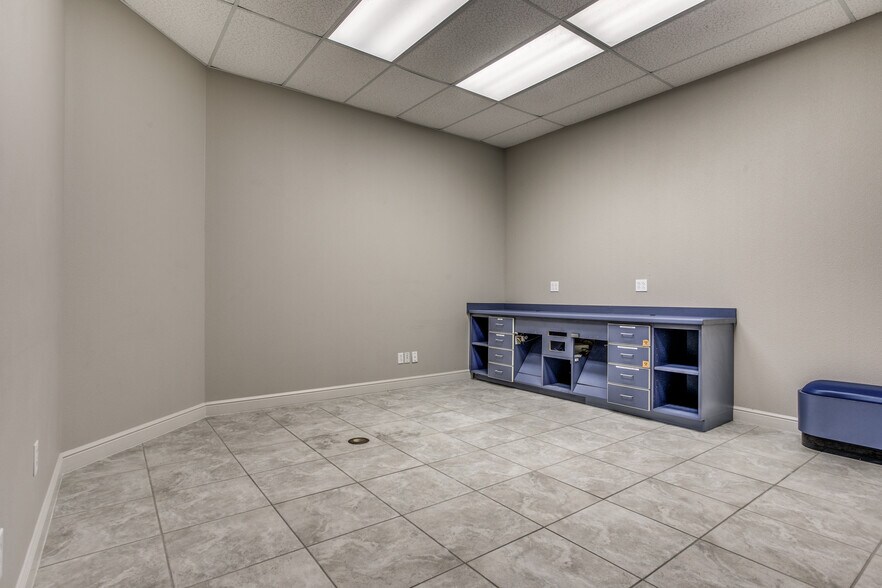 More Photos Of 605-607 6th St N, Texas City Restaurant For Sale