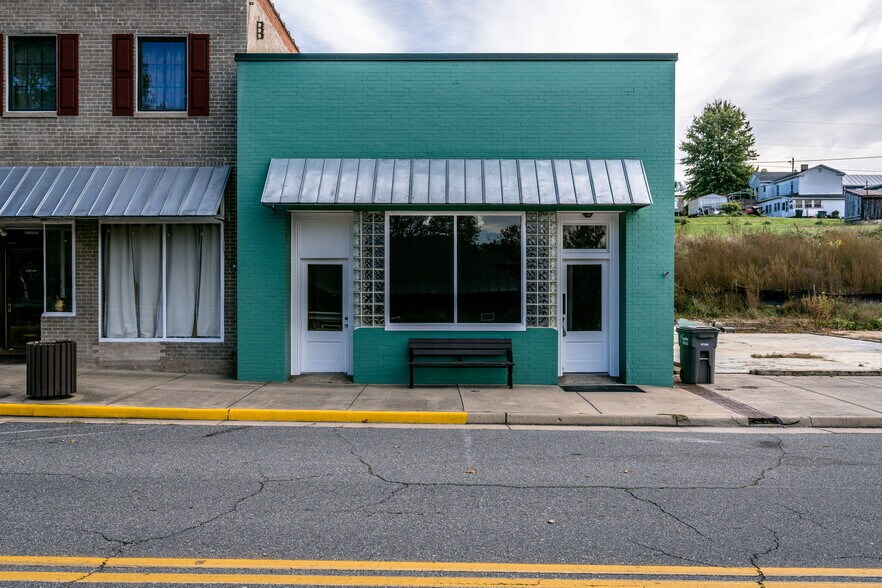 More Photos Of 502 First St, Shenandoah Loft Creative Space For Lease