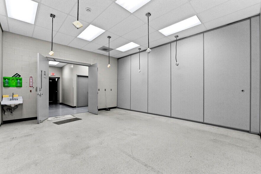 More Photos Of 7200 US-150, Greenville Office For Sale