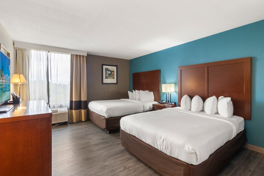 More Photos Of 7675 W Irlo Bronson Memorial Hwy, Kissimmee Hotel For Sale