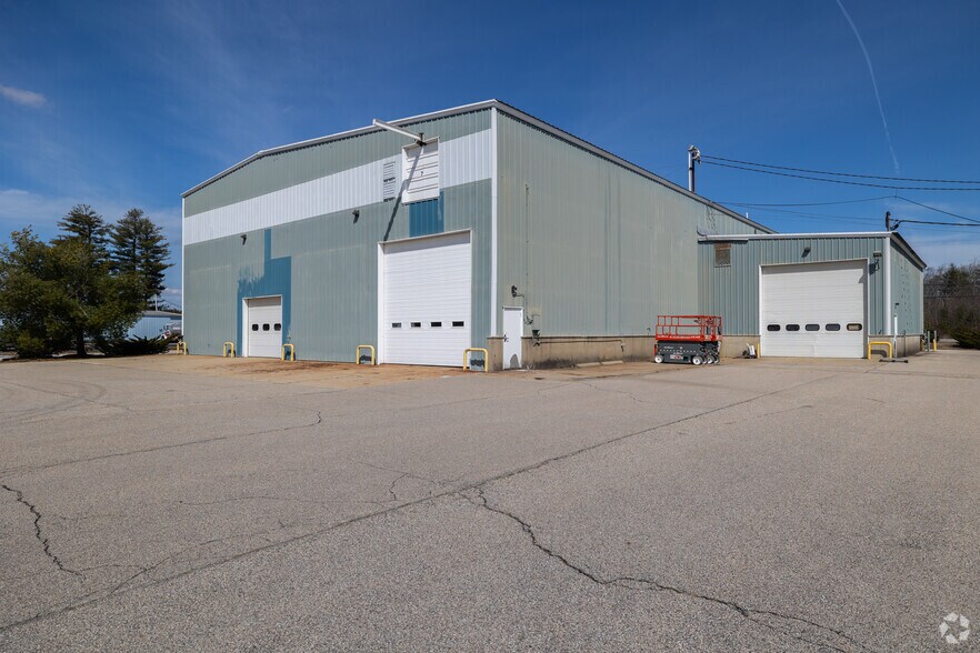 More Photos Of 4 Gator Rock Rd, Somersworth Distribution For Sale