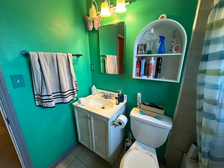 More Photos Of 3620 Elkhorn Blvd, North Highlands Dormitory For Sale