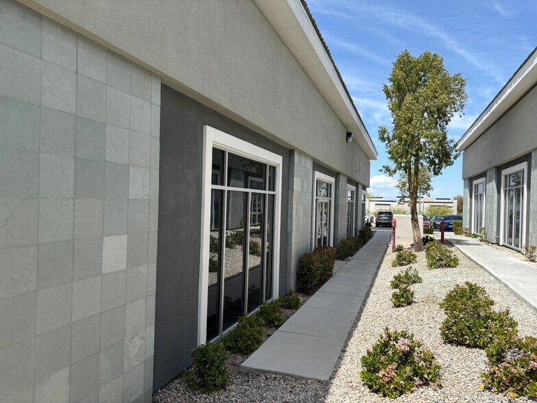 More Photos Of 2475 W Horizon Ridge Pky, Henderson Medical For Lease