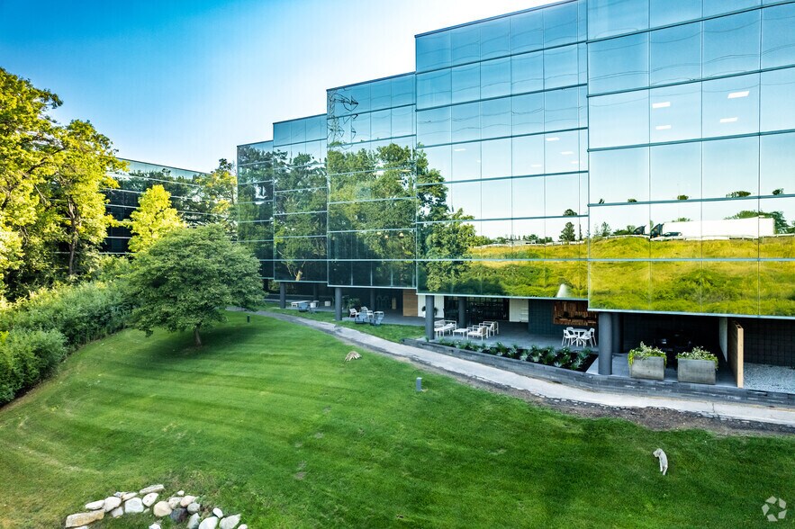 More Photos Of 12900 Whitewater Dr, Minnetonka Unknown For Lease