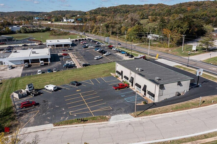 More Photos Of 2300-2314 W Osage St, Pacific Freestanding For Lease