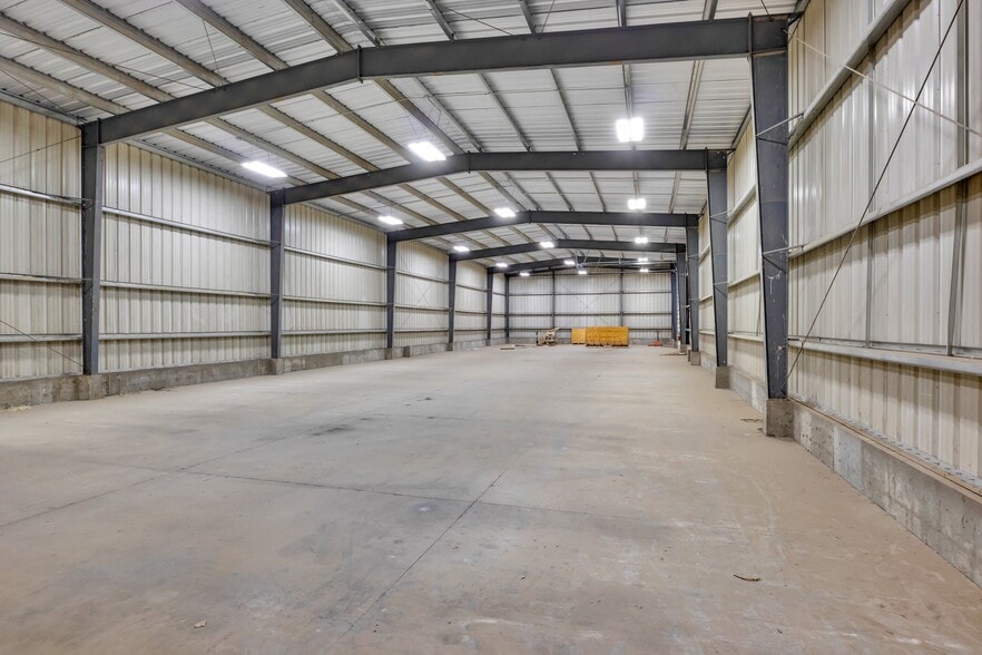 More Photos Of 78 N Silicon Dr, Pueblo Light Distribution For Lease