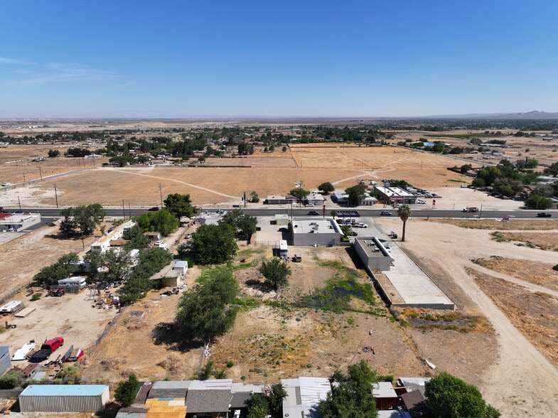 More Photos Of 8044 Pearblossom Hwy, Littlerock Storefront For Sale